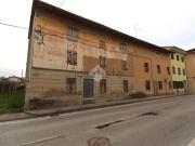 Rustici e casali in vendita di 607 m² in Via Divisione...