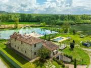 Rustici e casali in vendita di 620 m² in Via Garibaldi, 90