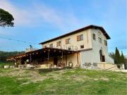 Rustici e casali in vendita di 640 m²