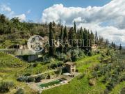 Rustici e casali in vendita di 640 m² in Via d&apos...