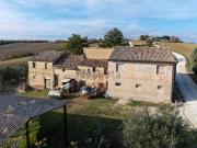 Rustici e casali in vendita di 640 m² in Via Gangalia...