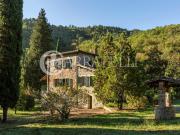 Rustici e casali in vendita di 650 m² in Strada Comunale...