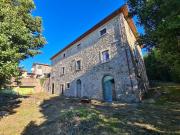 Rustici e casali in vendita di 650 m² in Via Alfieri