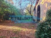 Rustici e casali in vendita di 650 m² in Via Cesare...