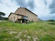 Rustici e casali in vendita di 650 m² in Via del Lavoro