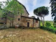 Rustici e casali in vendita di 650 m² in Via di Lamole