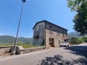 Rustici e casali in vendita di 660 m² in Via Maenza