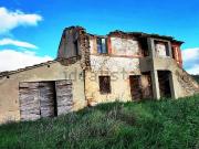 Rustici e casali in vendita di 676 m²