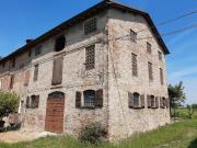 Rustici e casali in vendita di 690 m²