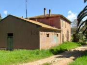 Rustici e casali in vendita di 690 m² in Strada vicinale...