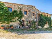 Rustici e casali in vendita di 690 m² in Viale Amiata