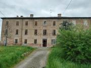 Rustici e casali in vendita di 700 m²