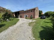 Rustici e casali in vendita di 700 m² in Via BASTIETTE, 38