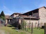 Rustici e casali in vendita di 720 m²