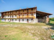 Rustici e casali in vendita di 720 m² in Via A. Gramsci, 76