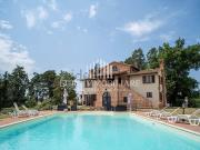 Rustici e casali in vendita di 722 m²