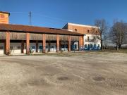 Rustici e casali in vendita di 740 m²