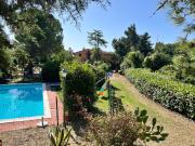 Rustici e casali in vendita di 745 m² in Strada...