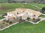 Rustici e casali in vendita di 800 m² in Strada senza nome