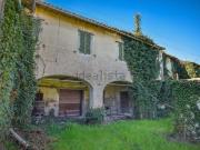 Rustici e casali in vendita di 800 m² in Via Enrico Mattei