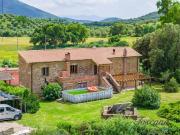 Rustici e casali in vendita di 810 m² in Via del Molinaccio