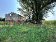 Rustici e casali in vendita di 810 m² in Via Madonna