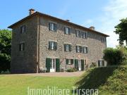 Rustici e casali in vendita di 826 m²