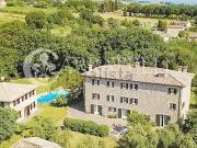 Rustici e casali in vendita di 826 m² in Via Postierla