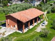 Rustici e casali in vendita di 830 m²