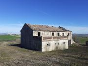 Rustici e casali in vendita di 850 m²