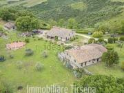 Rustici e casali in vendita di 850 m²