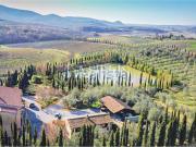 Rustici e casali in vendita di 859 m² in Strada...