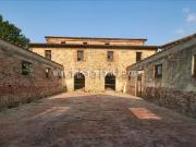 Rustici e casali in vendita di 900 m² in Via Romea