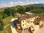 Rustici e casali in vendita di 906 m² in Strada...