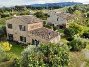 Rustici e casali in vendita di 918 m² in Via Pisana