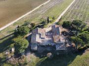 Rustici e casali in vendita di 947 m² in Via XV Giugno