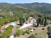 Casa di campagna in vendita di 949 m² in Via Albanella