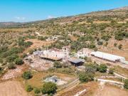 Rustici e casali in vendita di 950 m² in Strada Statale 194