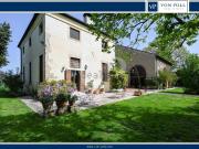 Rustici e casali in vendita di 954 m² in Via Michele Ferrari