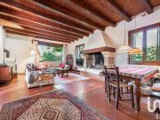 Rustici e casali in vendita di 975 m² in Via Carbonare