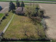 Rustici e casali in vendita di 983 m² in Via Cinquanta, 1