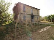 Rustico 8 vani 210mq