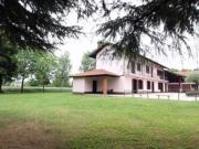 Rustico / Casale di 300 m con più di 5 locali in vendita...