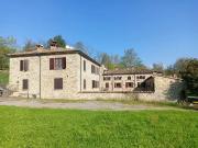 Rustico / Casale in vendita a Alta Val Tidone PC