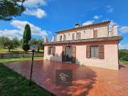 Rustico / Casale in vendita a Ancona AN