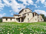 Rustico / Casale in vendita a Todi PG