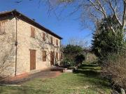 Rustico / Casale in vendita a Camerino MC