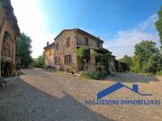 Rustico / Casale in vendita a Castell'Arquato PC