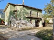 Rustico / Casale in vendita a Civitella del Tronto TE