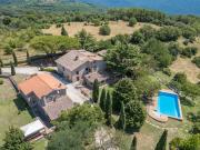 Rustico / Casale in vendita a Ficulle TR